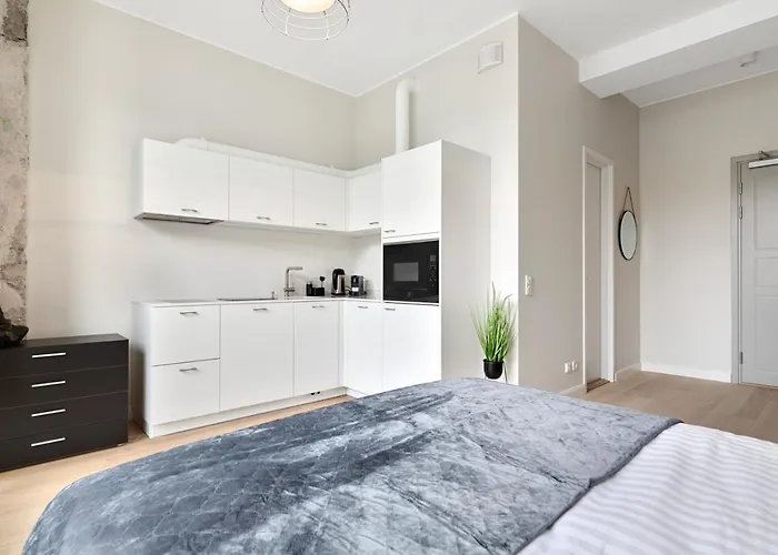 Hilltop - Noblessner District Apartment *