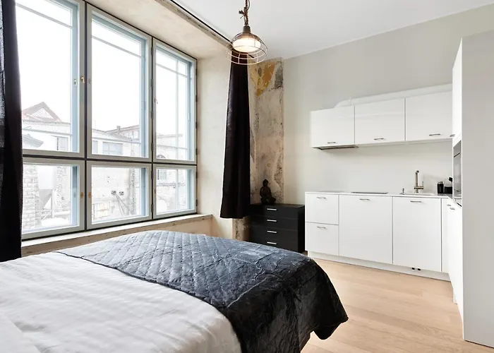 Hilltop - Noblessner District Apartment