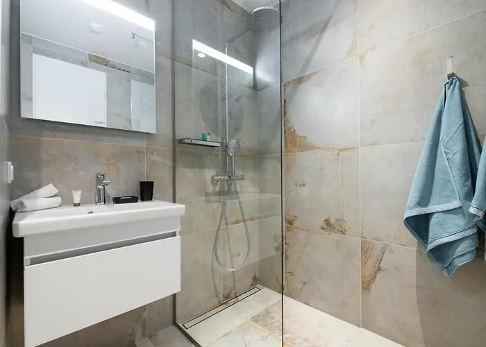 Hilltop - Noblessner District *