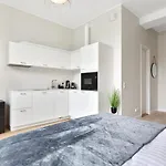 Hilltop - Noblessner District Apartman *