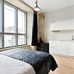Hilltop - Noblessner District Apartman