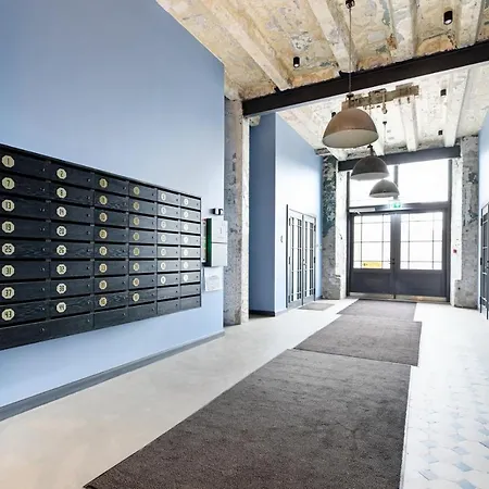 Hilltop - Noblessner District アパート